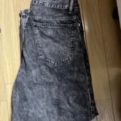 H&Mダークグレー ストレートデニム