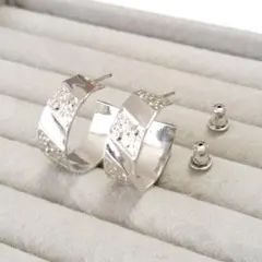 美品 MONET フープ シルバー ピアス S00049 テクスチャ加工のサムネイル