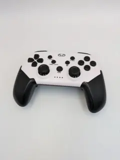 ワイヤレスコントローラー STK-7043 （白×黒／Bluetooth対応）