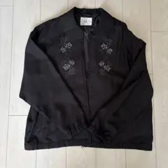 黒 刺繍入り カジュアルジャケット
