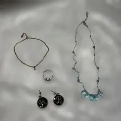 アクセサリーセット　ネックレス　ブレスレット　指輪　両耳用ピアス　4点まとめ売り