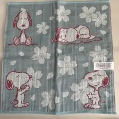 【新品】スヌーピー 便利で機能的な大判ガーゼタオルハンカチ PEANUTS 桜柄