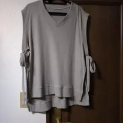 グレー 3L Vネック 袖リボン ニットベスト
