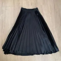 美品　UNIQLO×Theoryブラック プリーツロングスカート
