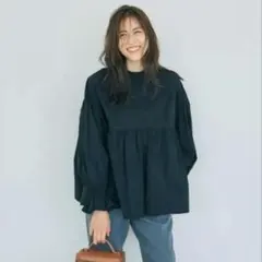 machatt マチャットバックボタンギャザーブラウスのサムネイル