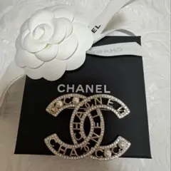 SALE【超美品】CHANEL ブローチ シルバー 箱付き 入学式 卒業式 - メルカリ