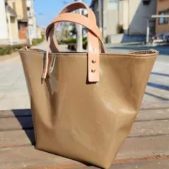 本革 エナメルレザー ヌメ革 エナメルトートバッグ