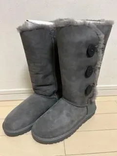 UGG レディース　ベイリーボタントリプレット
