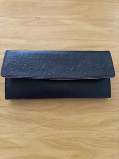 CHANEL ブラック 長財布 エンボス加工 Chanel ブラック エンボス加工 長財布 メンズ レディース - メルカリ