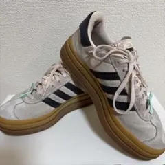完売、激レア、adidas Gazelleベージュピンクブラック厚底スニーカー黒のサムネイル
