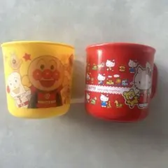 ハローキティ　アンパンマン　プラスチック　コップ　子供用コップ