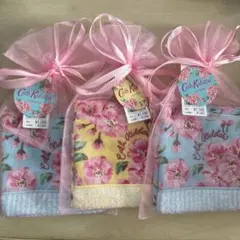 新品未使用　cathkidstonタオルハンカチのサムネイル