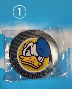 ディズニーのドナルド缶バッジ4個セット