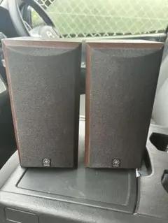 YAMAHA NS-B210 Speakers (Pair) ****