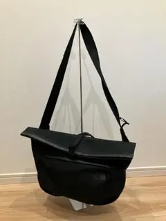 【人気】ザ・ノースフェイス ショルダーバック 黒 ビジネス 通勤 通学