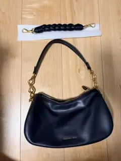 CHARLES & KEITH ブラック ハンドバッグ