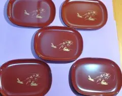 赤い漆器 ウサギと草花の皿 5枚セット