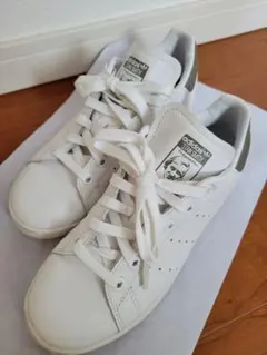 adidas Stan Smith ホワイト/グレー　22.5cm レディース