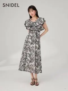 SNIDEL ラッフルカラーワンピース