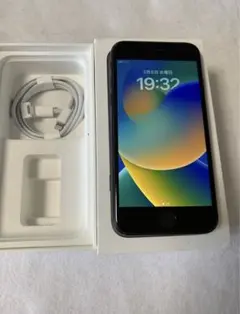 中古美品　国内版　SIMフリー iPhoneSE 第３世代　64GB ブラック色