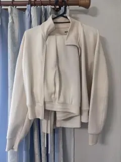 ユニクロUNIQLO クリーム色 スウェットセットアップ