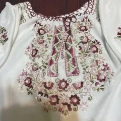 フォークダンス　ブラウス　衣装 カロチャ刺繍　ハンガリー　手刺繍　試着のみ　美品