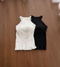 ユニクロ　ホルターネックブラタンクトップ　ブラック　ホワイト