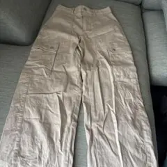 GU　バレルレッグカーゴパンツ ベージュ Sサイズ