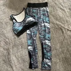 迷彩柄スポーツブラとレギンスセット　Lサイズに近い