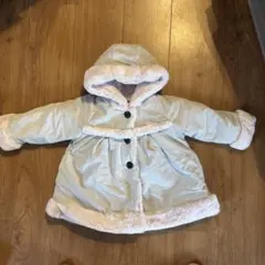 フード付きライトグレーコート