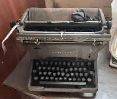 Underwood クラシックタイプライター グレー ケース入り 動作品 - メルカリ