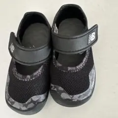New Balance ブラックカモフラージュ サンダル　13cm