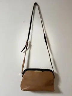 ブラウン ショルダーバッグ ジッパー付き