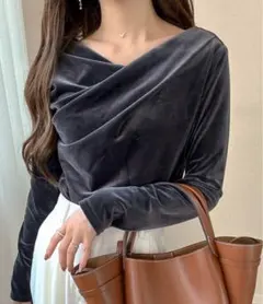 ベルベット Tシャツ