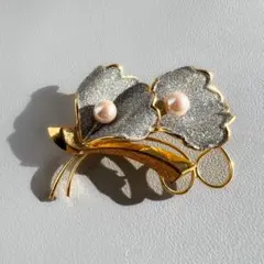 ヴィンテージ シルバーラメ フラワー ブローチ ゴールド B-36