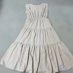 ✴︎ノースリーブワンピース✴︎ティアードワンピース　ドット柄オフワイト