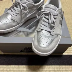 NIKE AIR JORDAN 1 LOW シルバー スニーカー