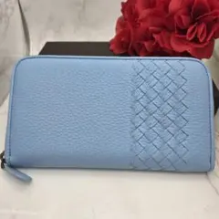 【極美品】 ボッテガ ヴェネタ イントレチャート 長財布 財布 水色 レザー