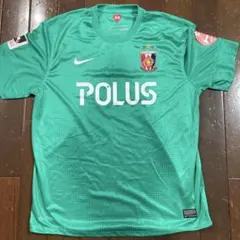 浦和レッズ選手支給品トレーニングシャツ＋パンツセット - メルカリ
