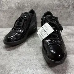 Item thumbnail for item 47bfd6cc-8092-4f7b-aafe-71877eb39582