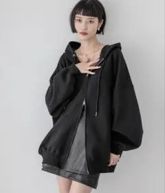 新品タグ付き　ローリーズファーム　ＢＩＧＺＩＰフーディ　 452864