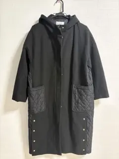 フード付き黒ロングコート キルティング 異素材 キレイめ 金ボタン