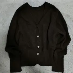 ダークブラウン ボタン付きカーディガン