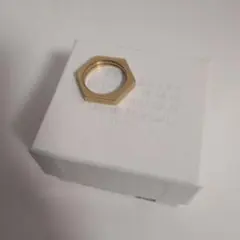 メゾンマルジェラ　ナットリングのサムネイル