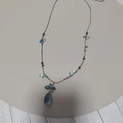 ビーズ装飾 ドロップペンダント ネックレス