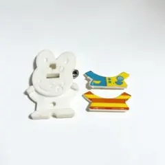 【昭和レトロ】着せ替えができるうさぎのブローチ