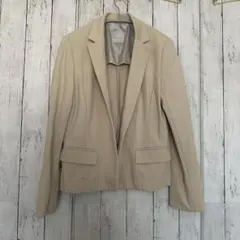 ベージュ テーラードジャケット