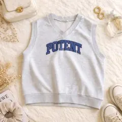 グレー ロゴ スウェットベスト Vネック ノースリーブ 重ね着 春コーデ