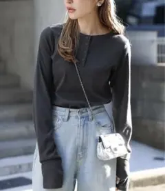 【新品・タグ付】前後2WAYラメリブヘンリーネックプルオーバー