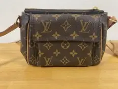 Item thumbnail for item c983e61a-674a-4901-8a7b-5c73f5847e6b